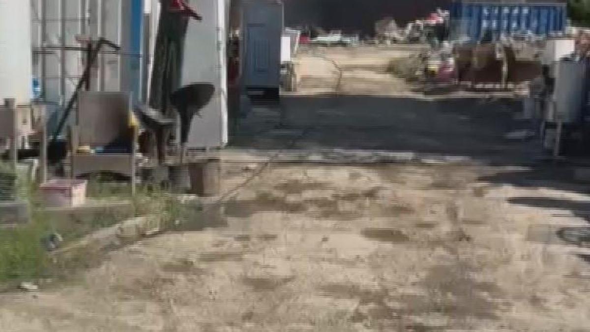 Silivri'de otluk alanda çıkan yangın iş yerine sıçradı