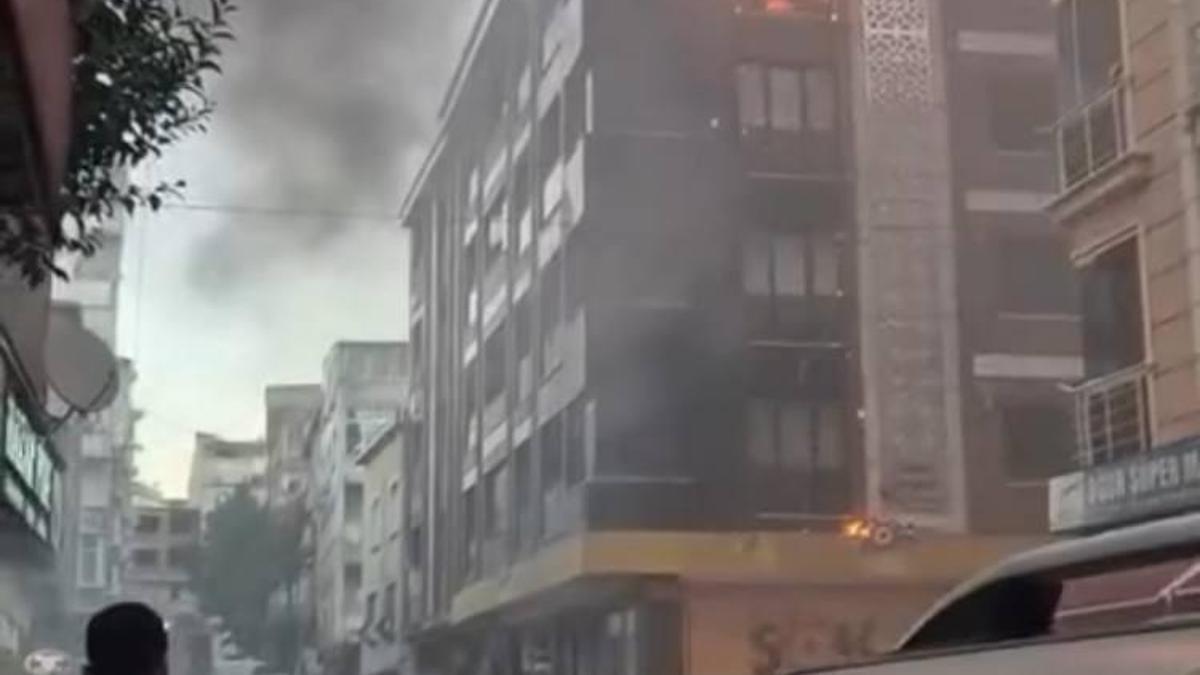 Esenler'de 4 katlı binada çıkan yangın söndürüldü