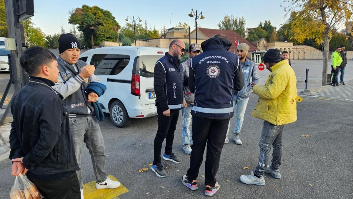 Nevşehir'de 25 kaçak göçmen yakalandı