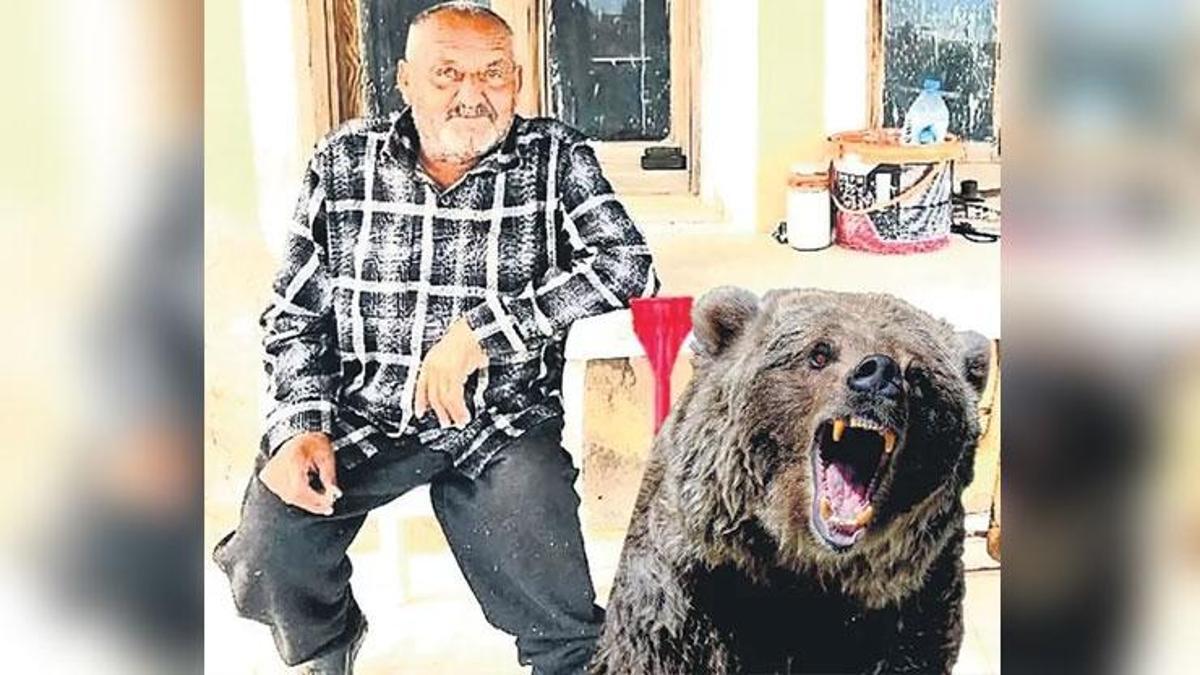 İzmir'de dehşet! Kanepede uyuyan adamı ayı öldürdü