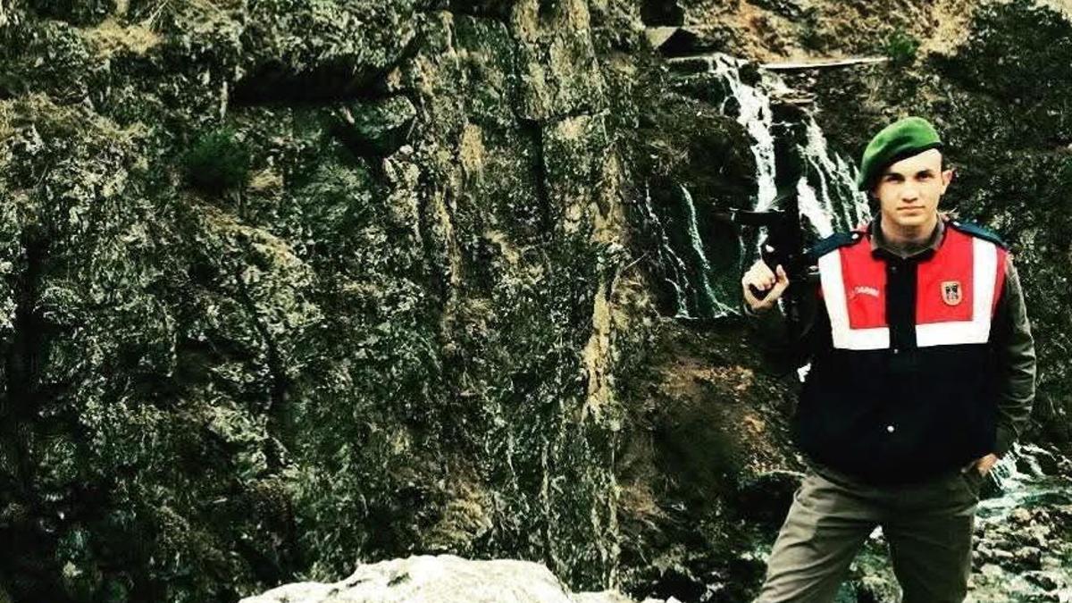 Uzman çavuş kazada hayatına kaybetti haber görseli