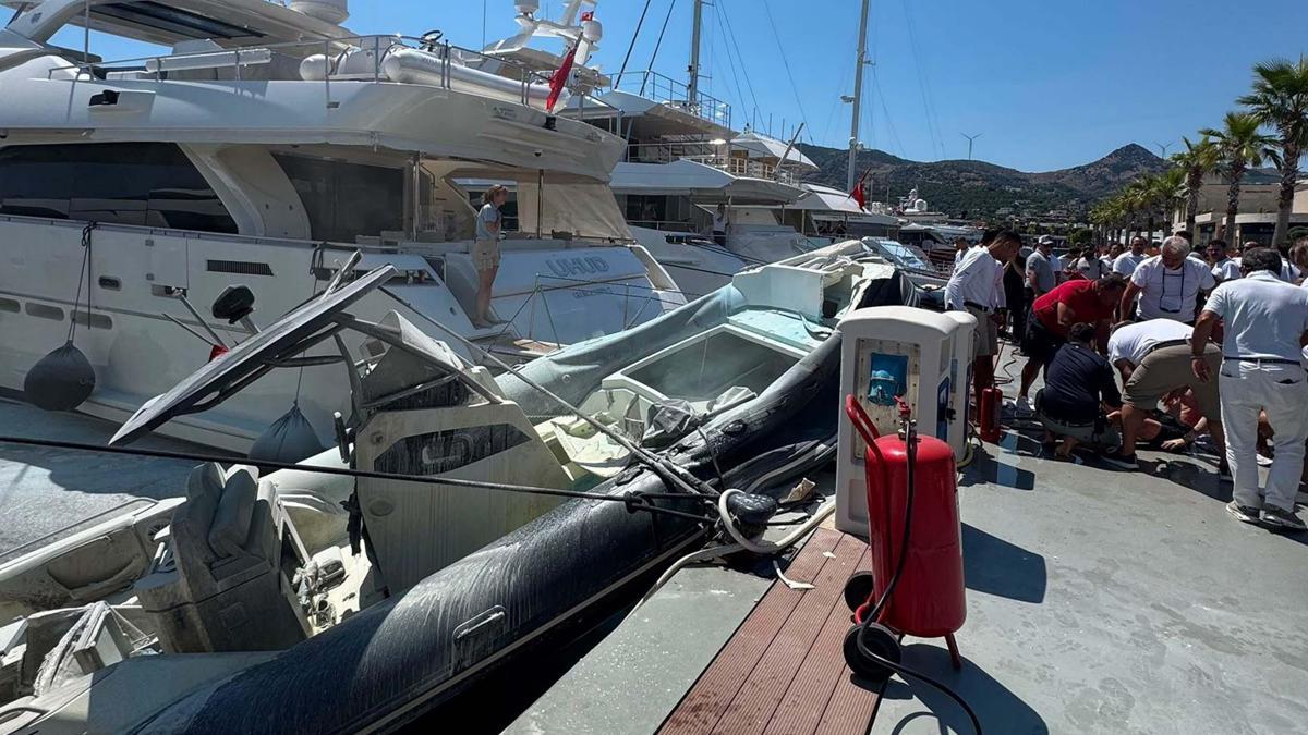 Marinaya demirli lastik botta patlama; 1 yaralı haber görseli