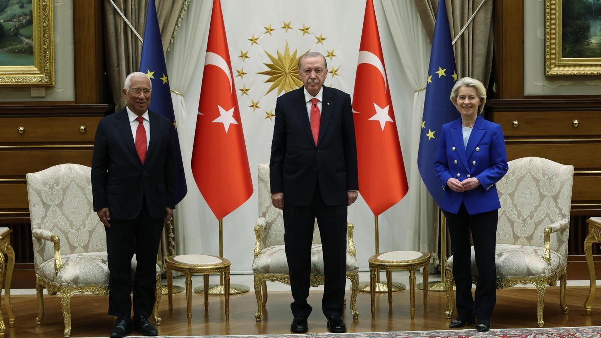 Cumhurbaşkanı Erdoğan, AB Konseyi Başkanı Costa ve AB Komisyonu Başkanı von der Leyen'i kabul etti haber görseli