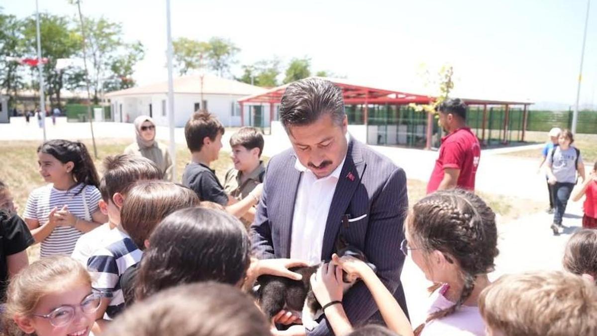 Yenişehir Hayvan Bakımevi Ve Doğal Yaşam Alanı kapılarını çocuklara açtı