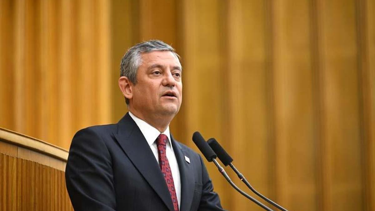 Özgür Özel’den yeni parti mesajı: "Ya bir yol bulacağız, ya bir yol açacağız" haber görseli