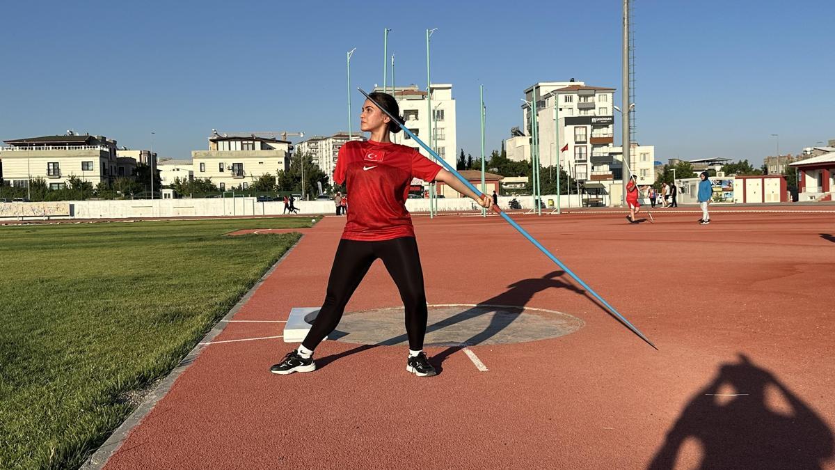 Enkazda ailesini ve kolunu kaybeden Meryem, 3 farklı branşta Türkiye şampiyonu oldu haber görseli