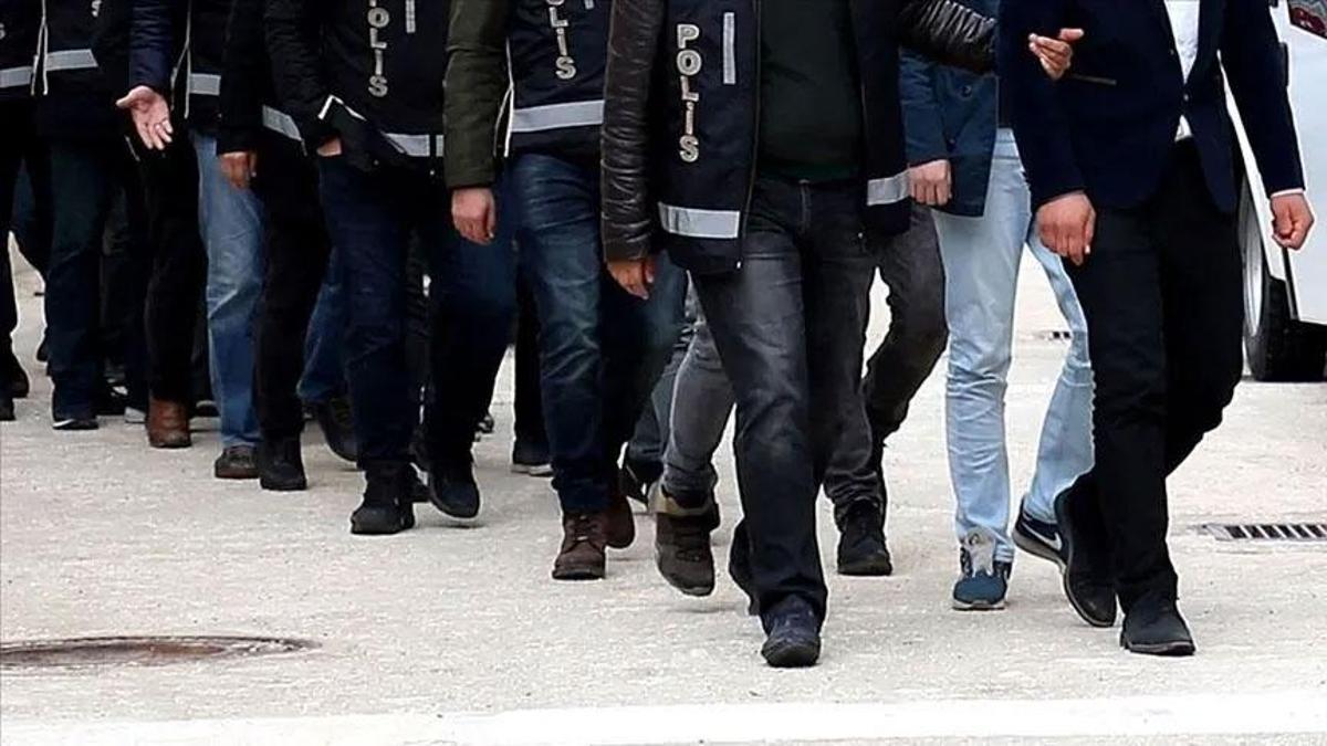 Son dakika: İki bakanlıktan 968 FETÖ şüphelisine operasyon