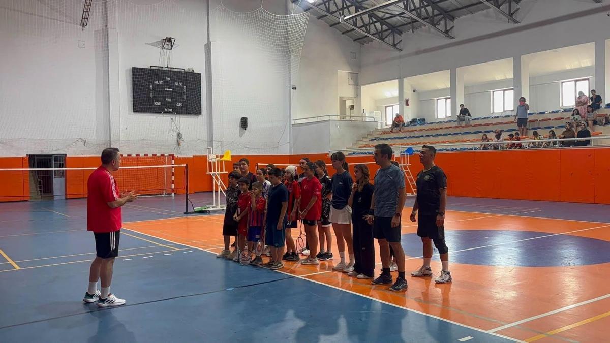 Niğde'de 15 Temmuz anısına badminton turnuvası haber görseli
