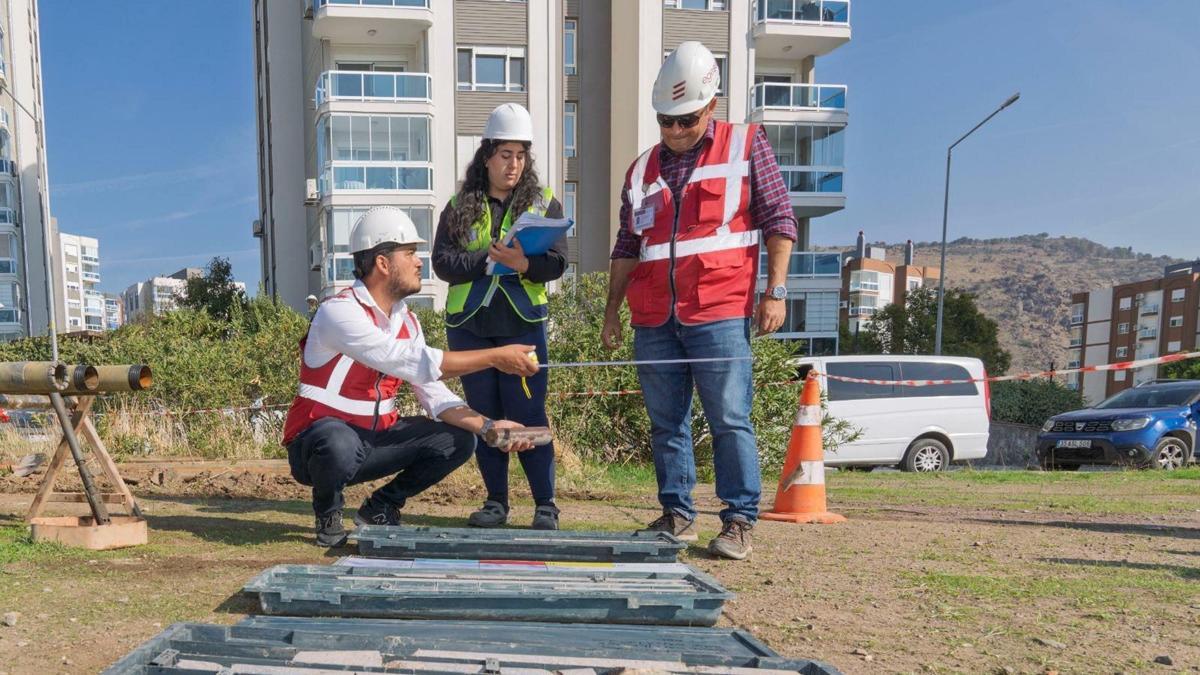 Karşıyaka'nın deprem için mikrobölgeleme ve yapı envanteri tamamlandı