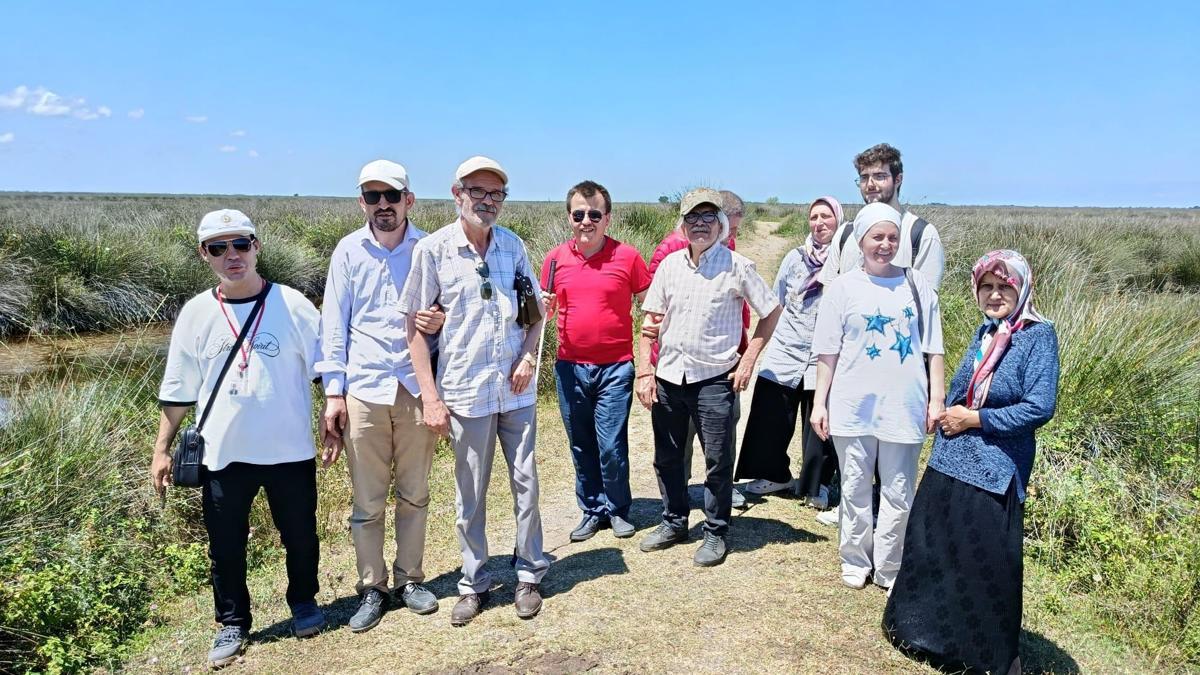 Samsun'da görme engelliler ve aileleri Kızılırmak Deltası Kuş Cenneti'ni gezdi haber görseli