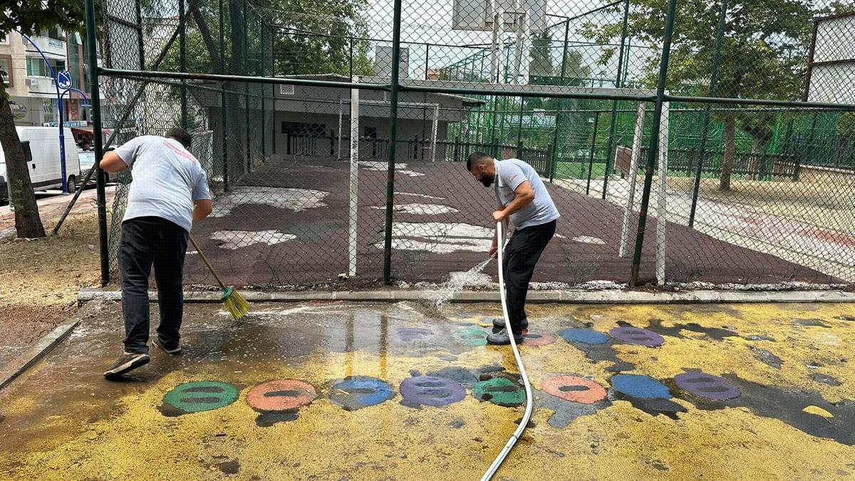 Yunusemre'de iki park pırıl pırıl oldu haber görseli