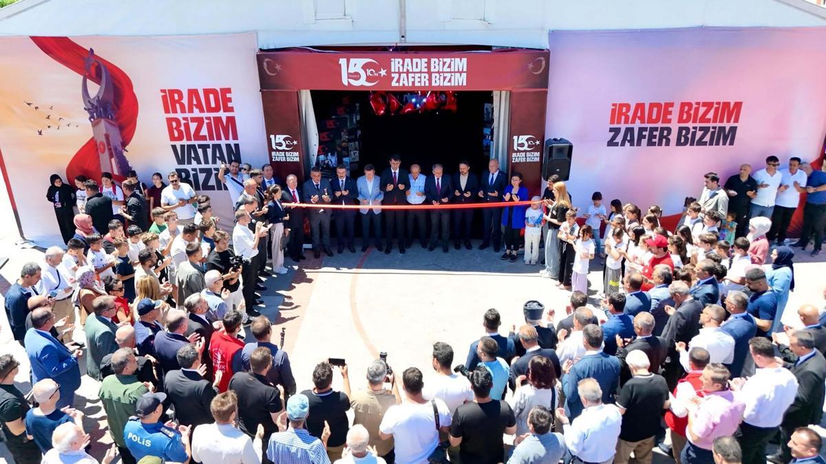 Uşak'ta 15 Temmuz anma çadırı kuruldu haber görseli