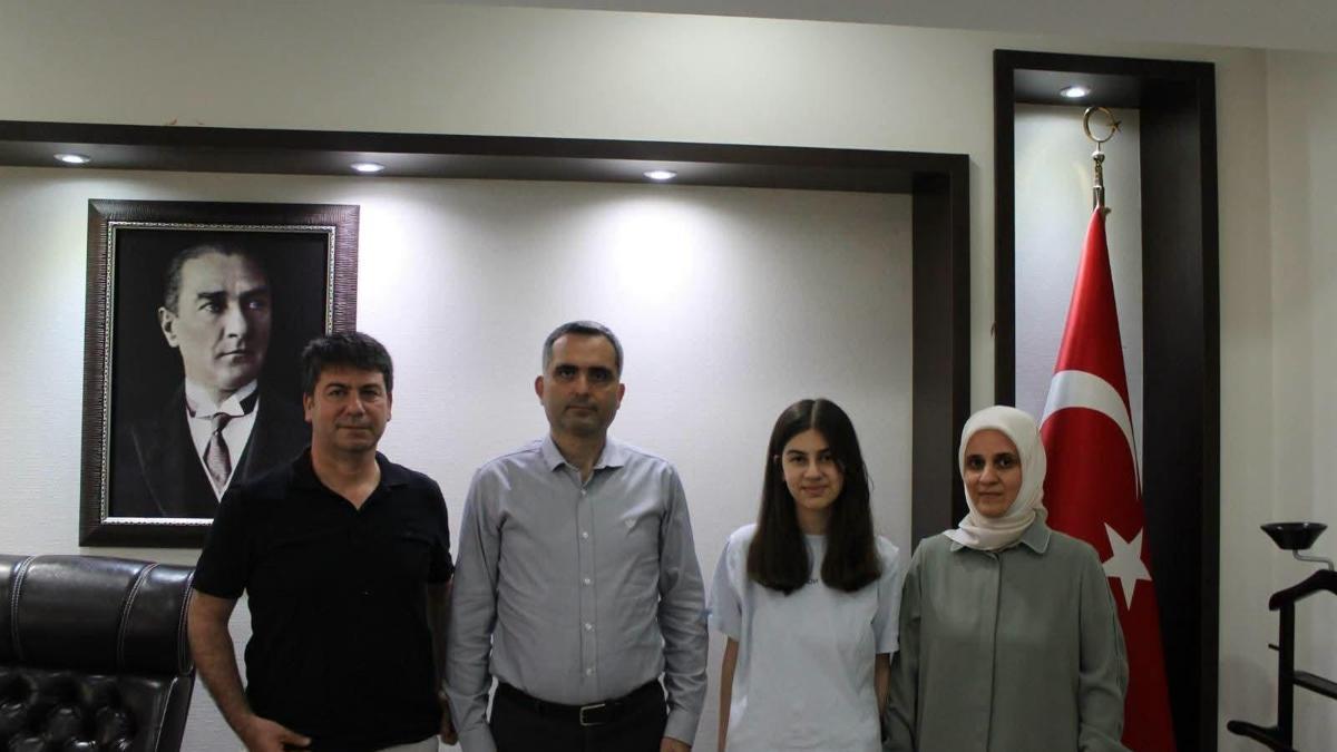 LGS şampiyonu Şevval'e ödül