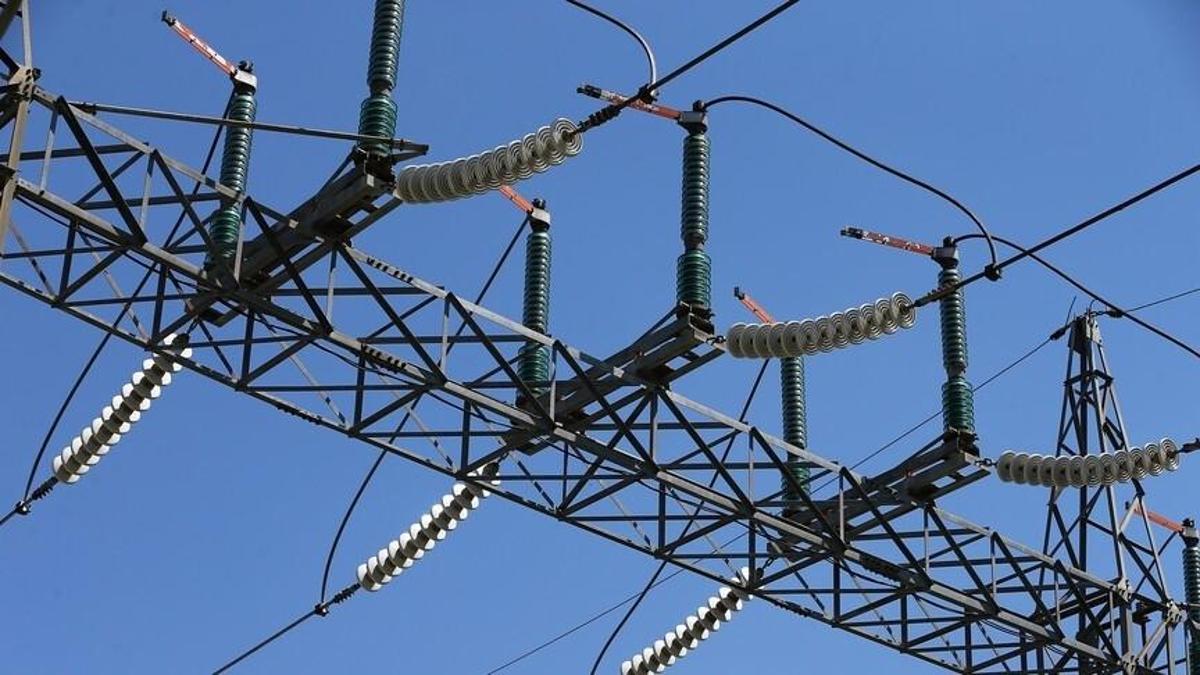 Cezayir'de sıcak hava elektrik tüketiminde rekor getirdi! Talep 21 bin 870 megavata ulaştı