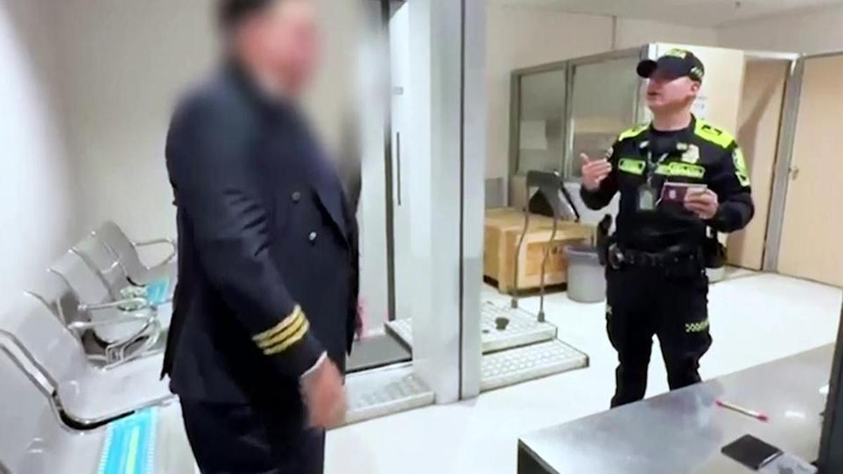 Pilot kılığında uyuşturucu kaçakçılığı haber görseli