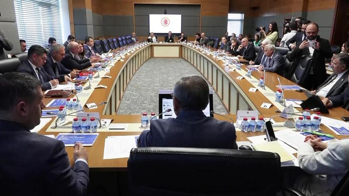 Emniyetten Okul Saldırıları Komisyonu'na sunum: "Bireysel radikalleşmeye dikkat"
