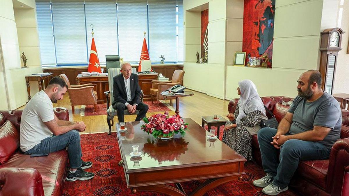CHP Genel Başkanı Kemal Kılıçdaroğlu, Diyarbakır'da öldürülen Narin Güran'ın ailesiyle görüşüyor.