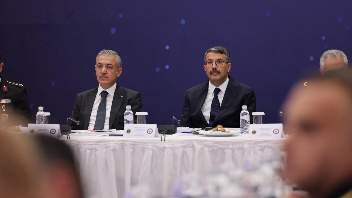 Mardin'de ‘Narkotik suçlarla mücadele bölge değerlendirme toplantısı’ yapıldı haber görseli