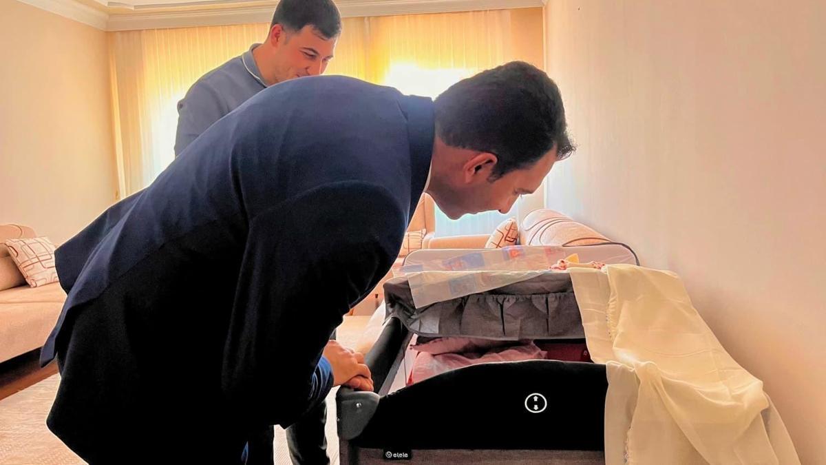 Destek alıp yuva kuran Altıntaş ailesi, bebek sahibi oldu haber görseli
