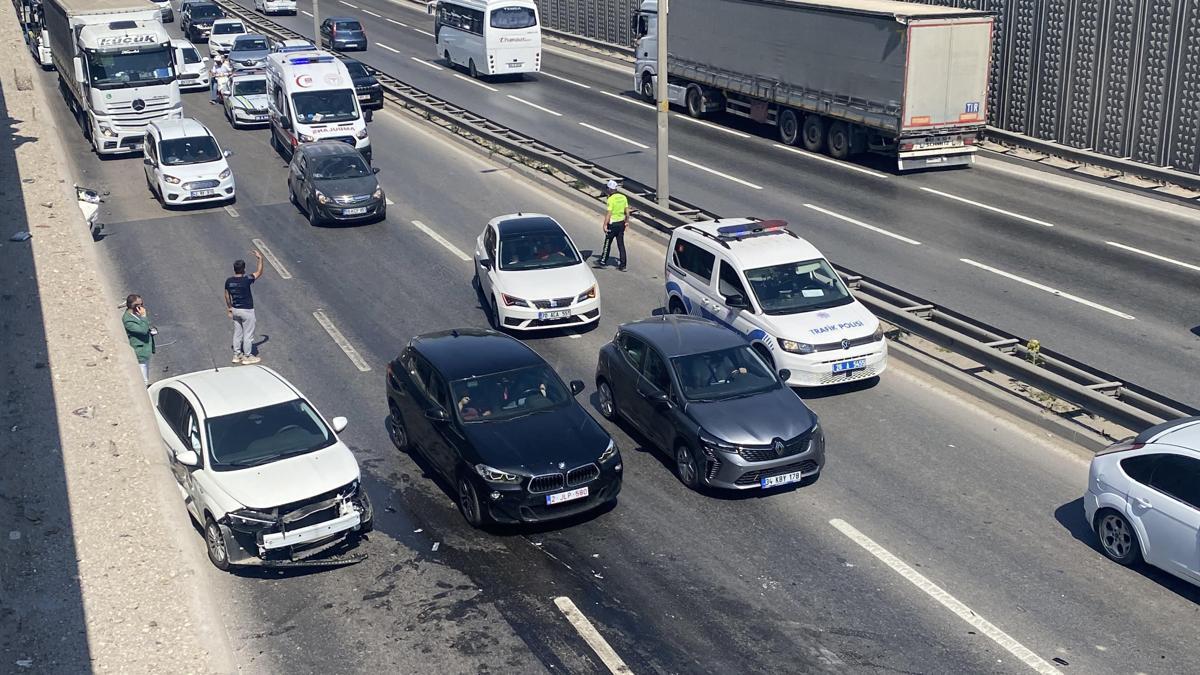 Eskişehir'de zincirleme kaza; 2 yaralı haber görseli