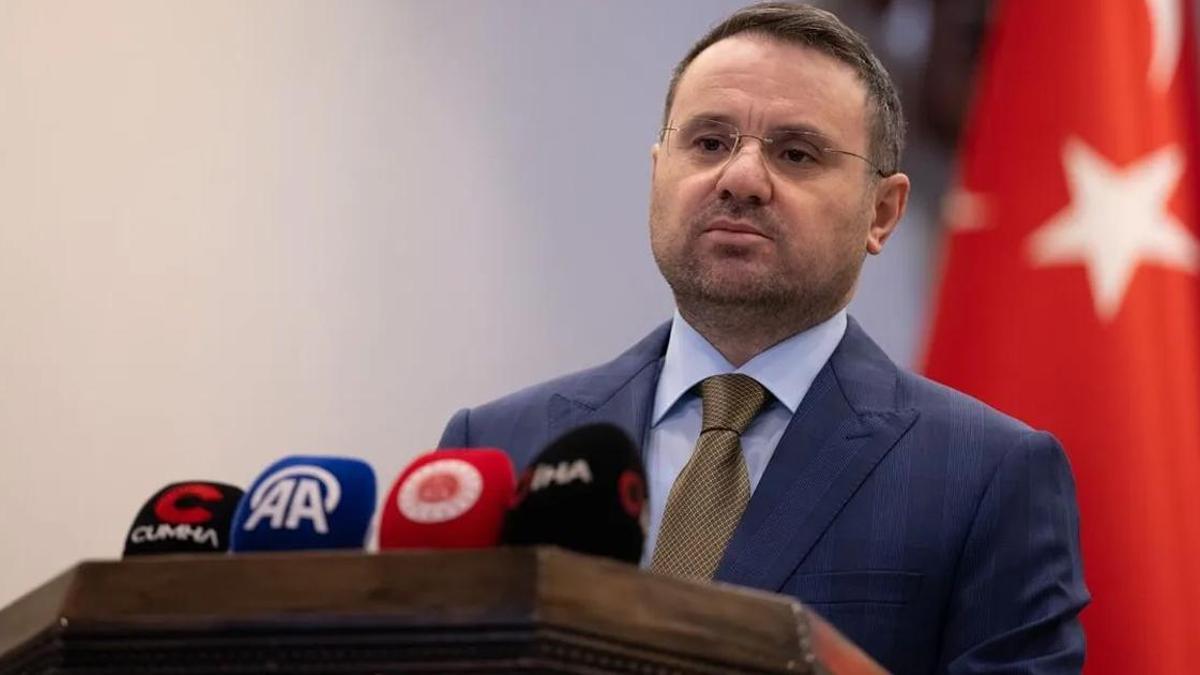Adalet Bakanı Akın Gürlek konuşma yaparken