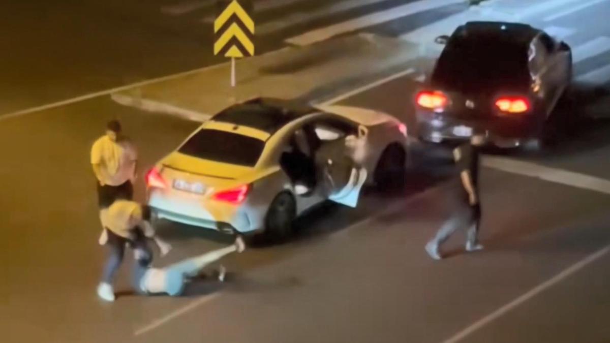 Başakşehir'de yol kesip kavga edenlere 720 bin lira ceza haber görseli
