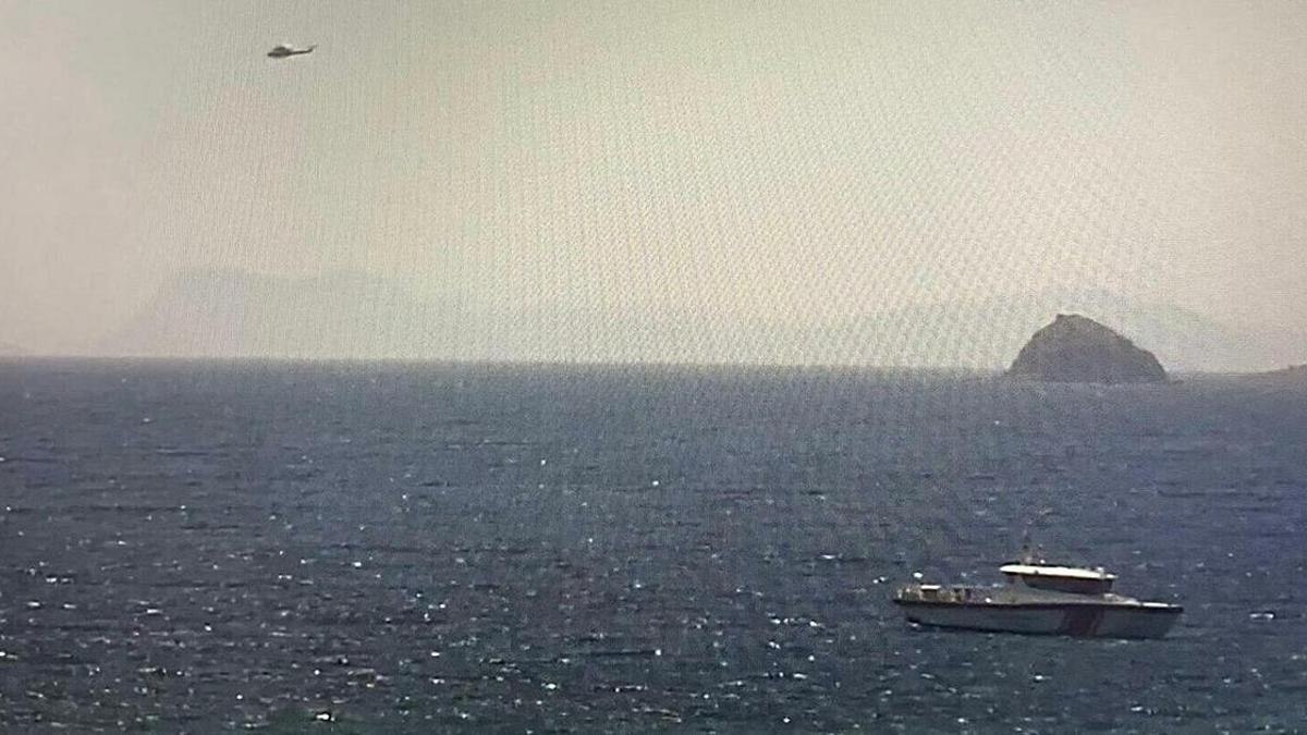 Bodrum'da jet ski faciası sonrası denizde arama kurtarma çalışması yapan ekipler.