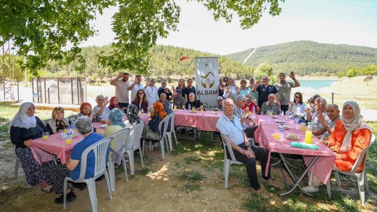 Osmangazi Belediyesi ALBAM üyelerini doğayla buluşturdu haber görseli