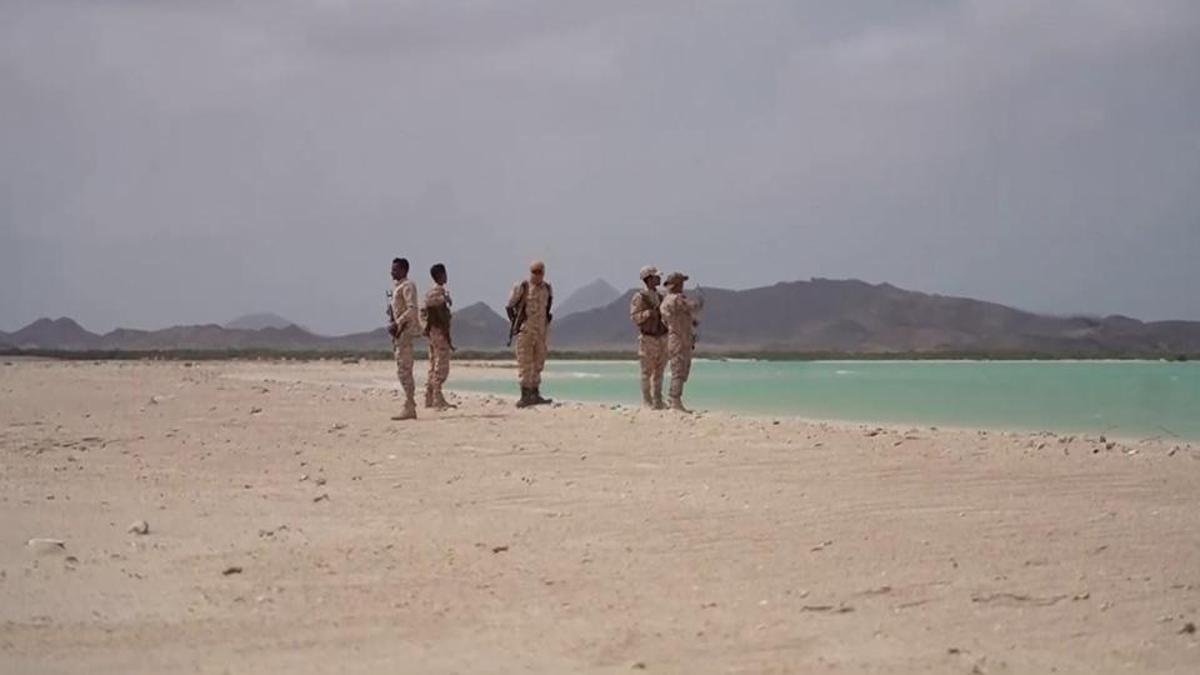 Savaş Kızıldeniz'e mi sıçrıyor? Husilerden Suudi Arabistan'a abluka haber görseli
