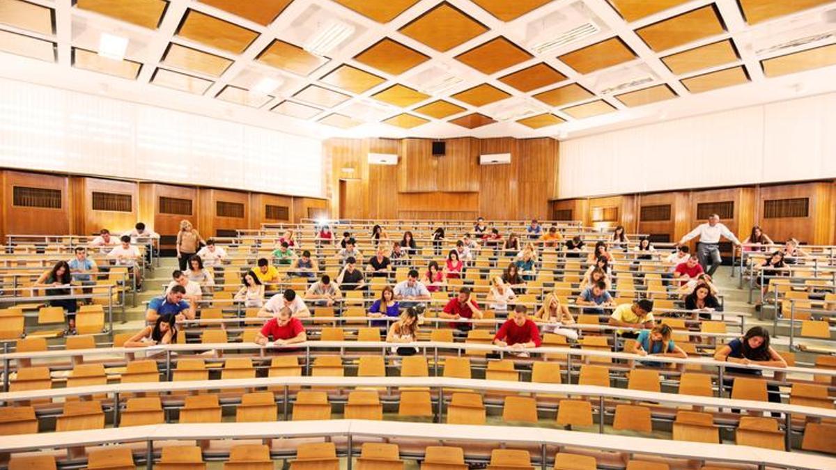 Yüzde 159 zam! Vakıf üniversiteleri Oxford'la yarışıyor haber görseli