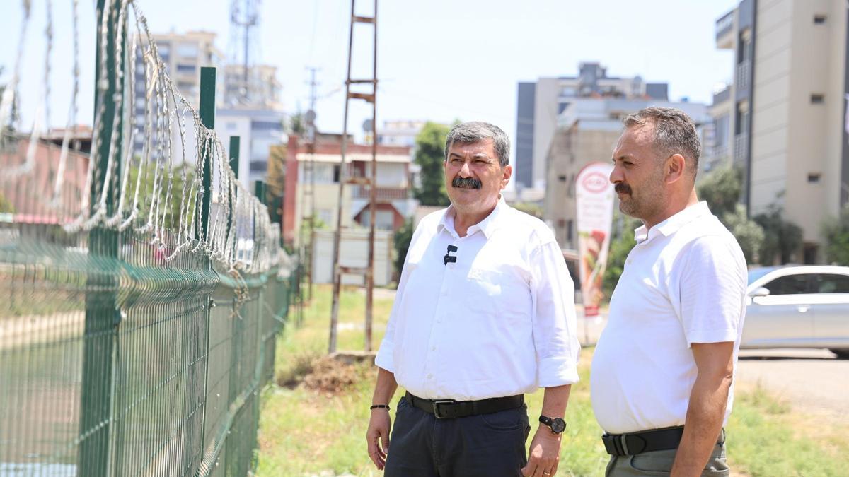 Toroslar Belediyesi, sulama kanalının etrafını çitle kapattı haber görseli