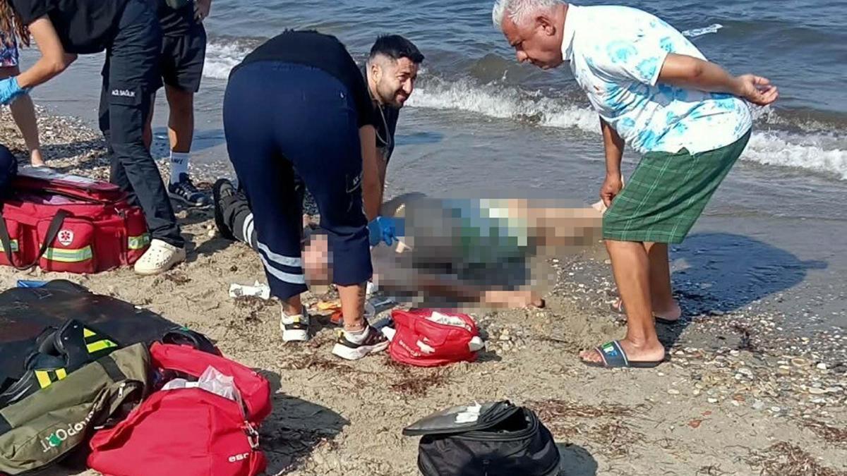 Serinlemek için girdiği denizde öldü haber görseli