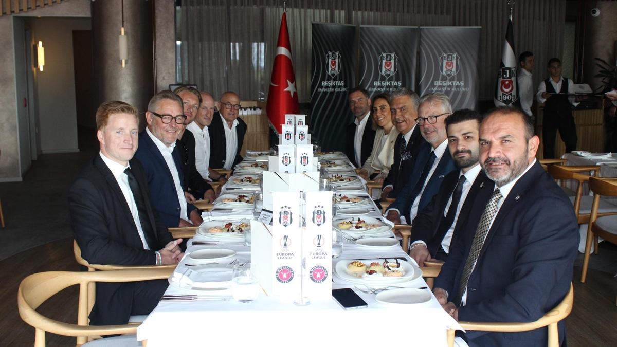 Beşiktaş, UEFA ve Midtjylland heyetlerini dostluk yemeğinde ağırladı