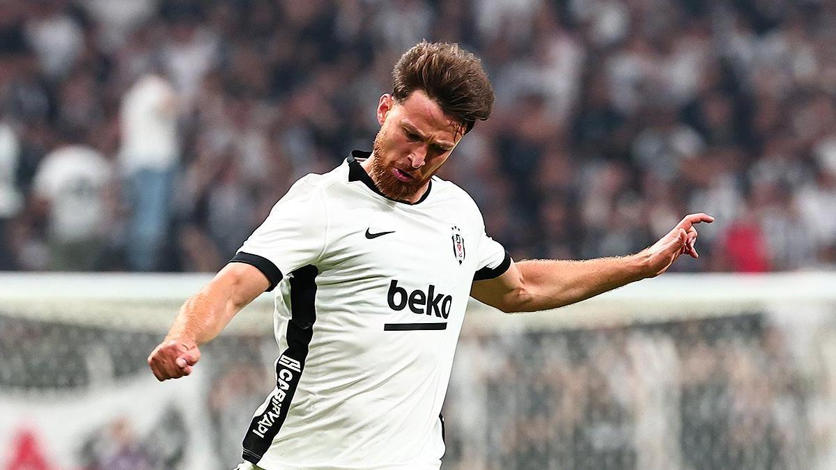 Salih Özcan, Beşiktaş'taki ilk maçının ardından duygularını dile getirdi haber görseli
