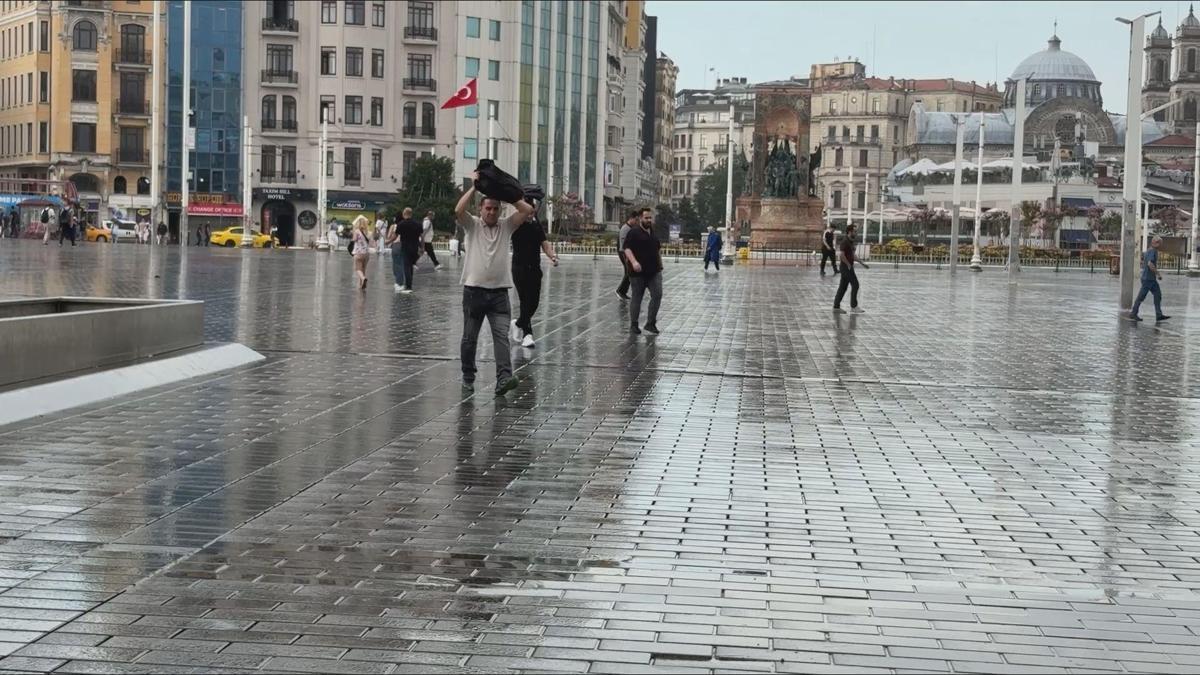 MGM uyarmıştı: İstanbul'da sağanak etkili oldu