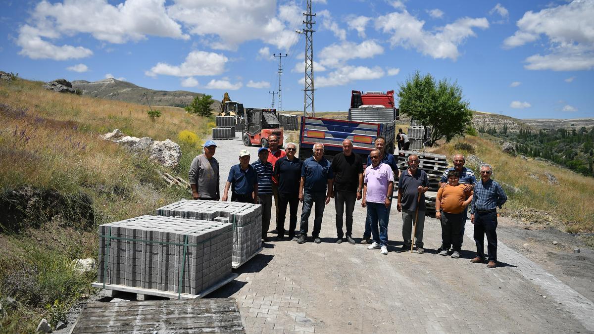 Kayseri'de kırsal mahallelerde parke çalışması