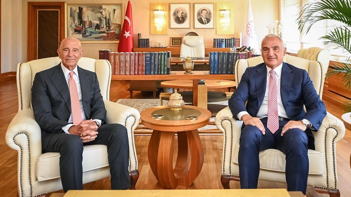 Bakan Ersoy, ABD Büyükelçisi Barrack ile bir araya geldi