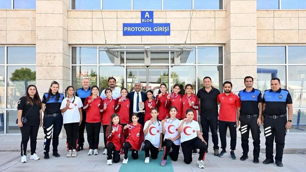 Küçük güreşçilerden büyük başarı haber görseli