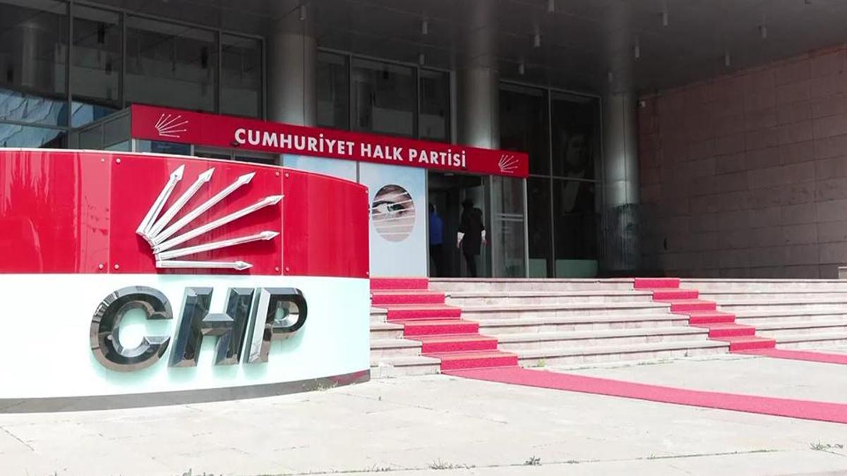 CHP'de gergin grup toplantısı