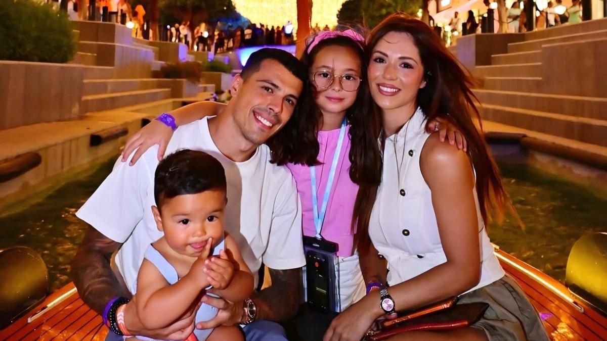 Dünya şampiyonu futbolcu Pedro Porro, tatil için Antalya Serik'i tercih etti haber görseli