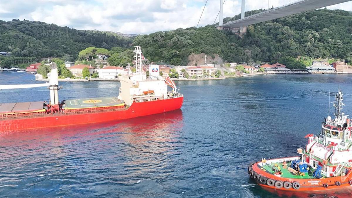 İstanbul Boğazı'nda makine arızası! Trafik askıya alındı