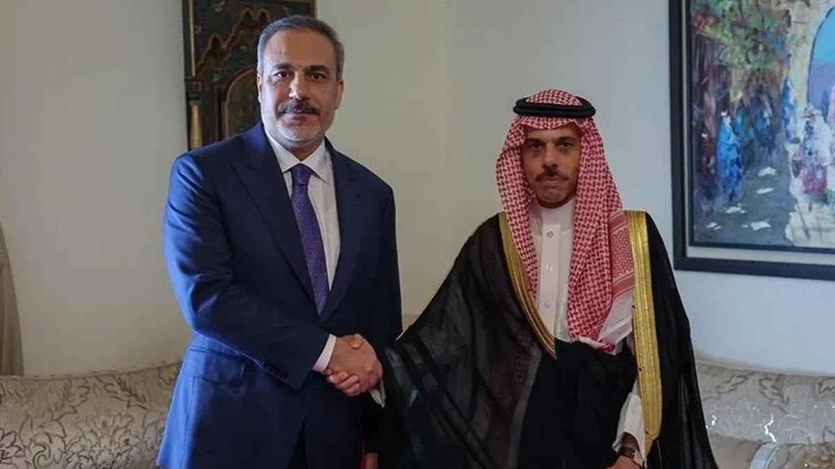 Ankara-Riyad hattında kritik temas! Bakan Fidan Suudi mevkidaşıyla görüştü haber görseli