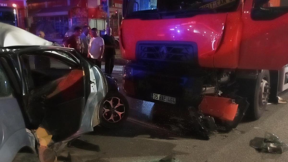 Samsun'da kamyon, otomobile çarptı: 3 yaralı haber görseli
