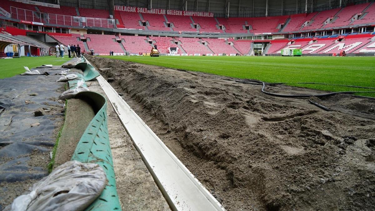 Samsunspor'un 8 yıllık zemini yenileniyor