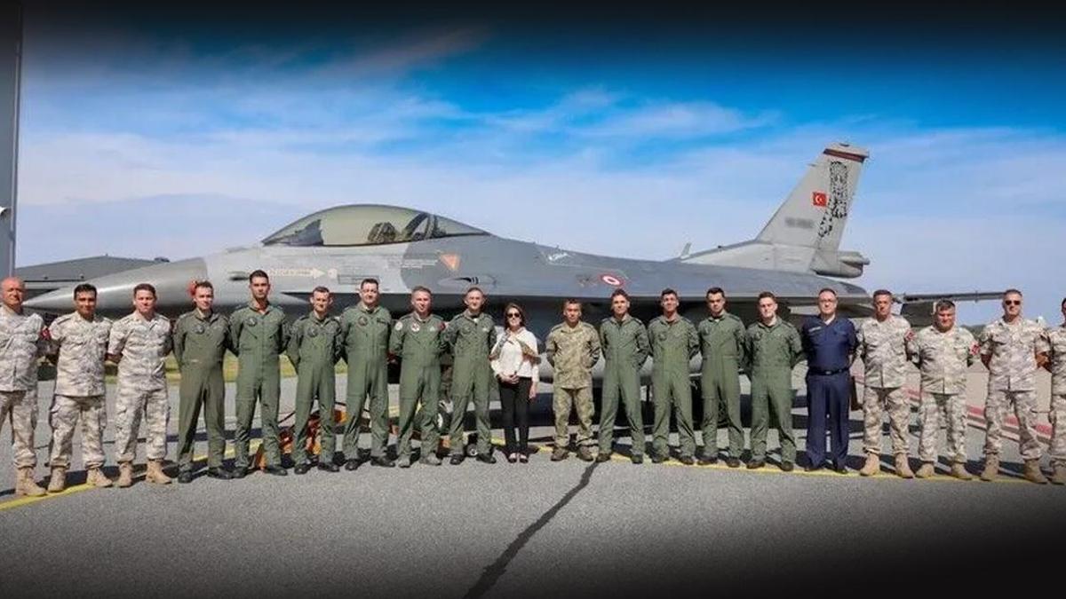 Türk F-16'ları NATO görevini devraldı! Estonya'da 7/24 alarm nöbeti başladı