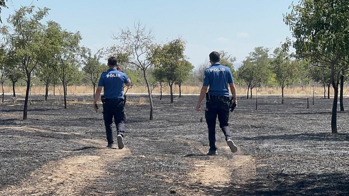 Konya'da ağaçlık alan yandı haber görseli