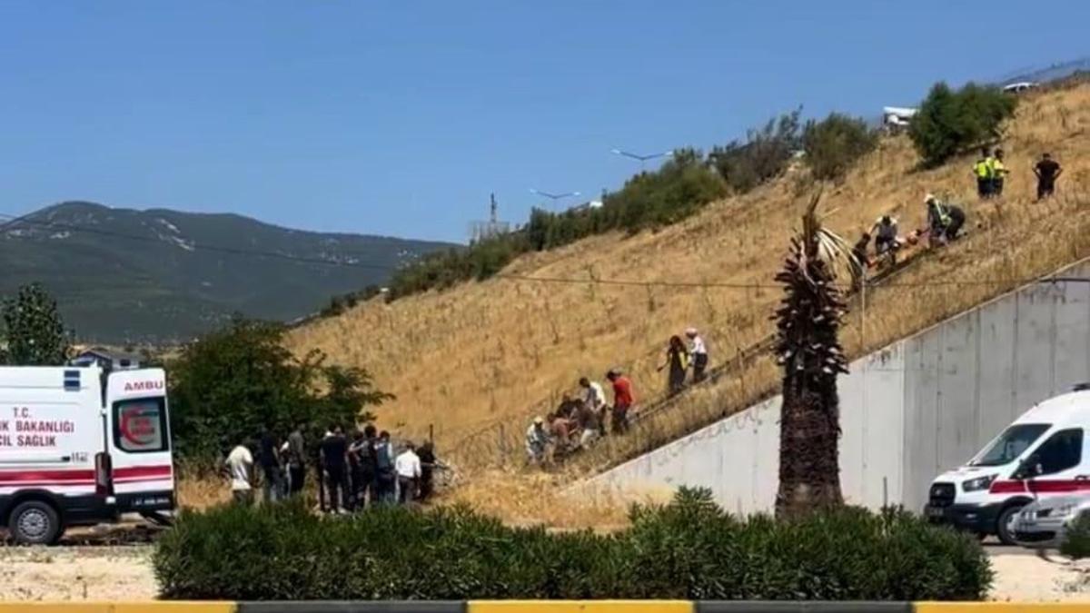 Gaziantep'te zincirleme kaza; 2 ölü, 3 yaralı haber görseli