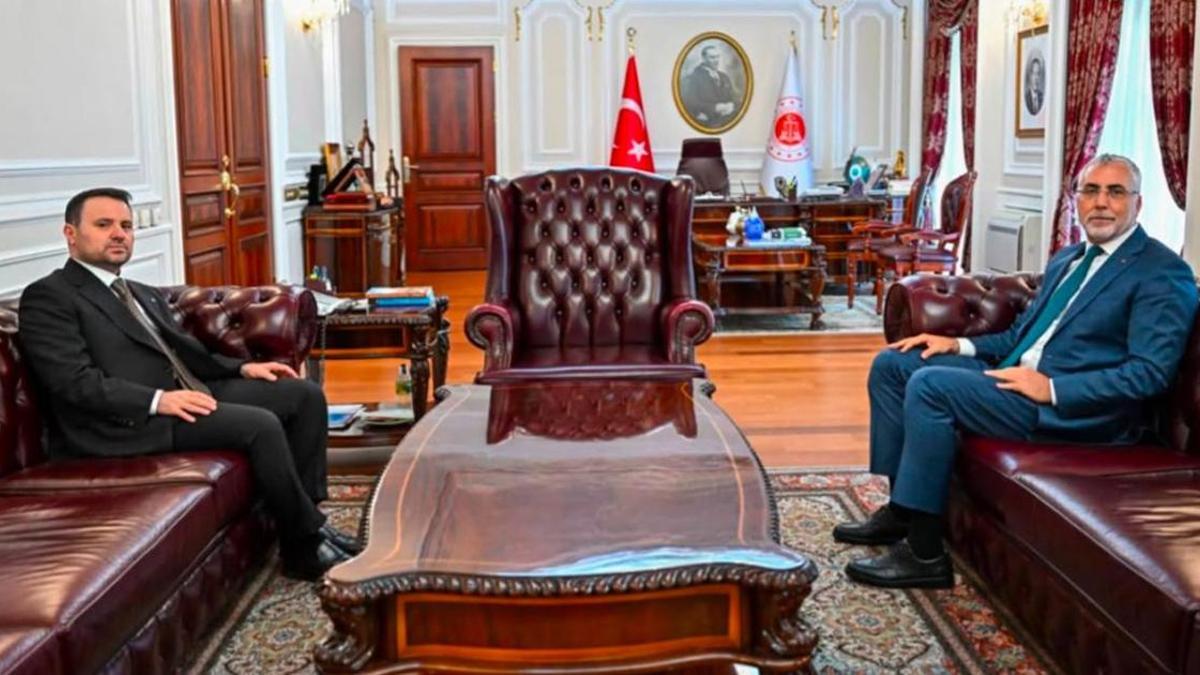 Bakan Gürlek, Bakan Işıkhan ile bir araya geldi