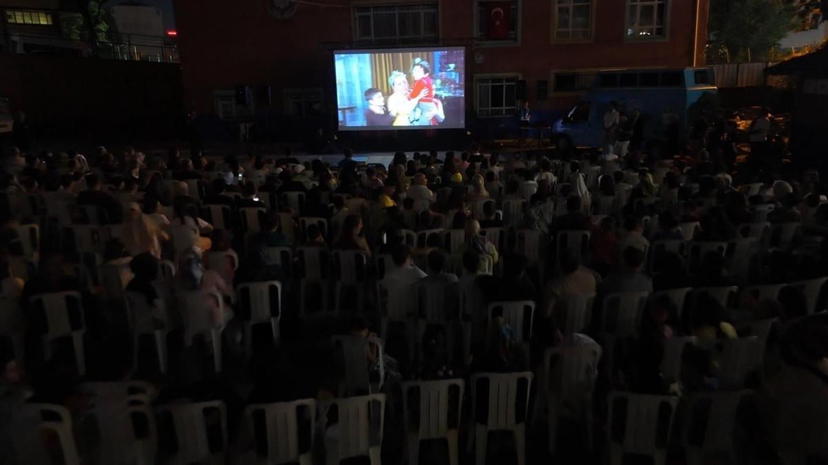 Bahçelievler’de ‘Neşeli Günler’ filmi izlendi haber görseli