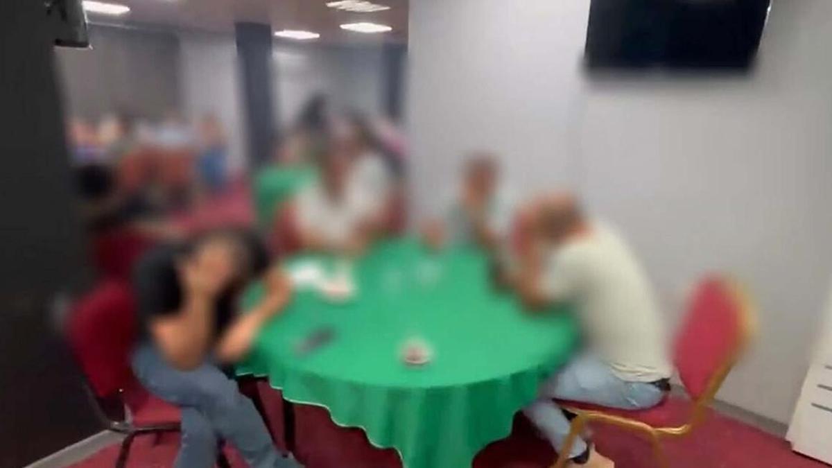 Düğün salonu görünümlü kumarhaneye polis baskını
